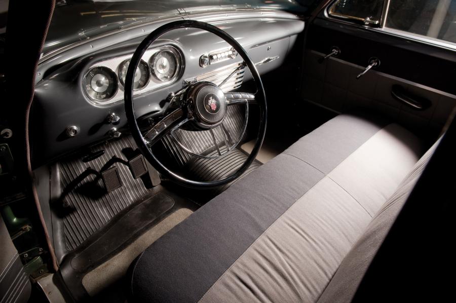  Packard 200 Sedan 1951 года  (фото 5 из 19)